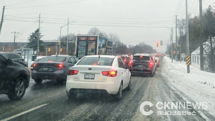 토론토 특별 기상경보 해제... 밤새 내린 눈 그치고 기온 회복