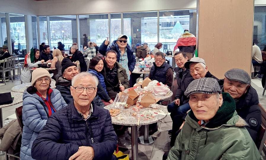 토론토 다인종우호협회 설맞이 나눔 행사 성료 "떡·만두로 잇는 우정"