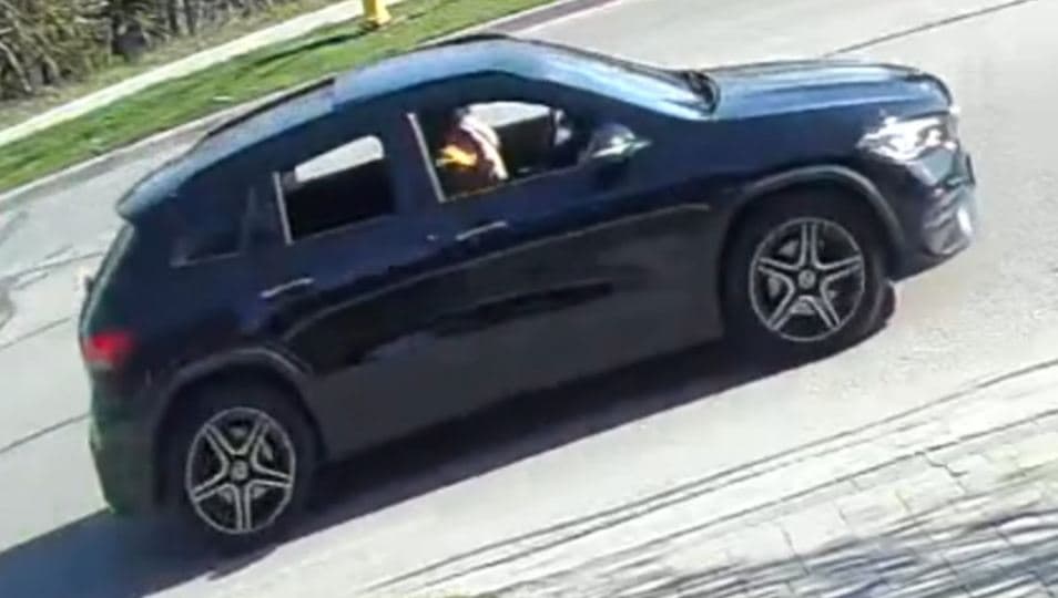 본 공원 산책로 '여아 납치 미수' 용의자 공개 수배