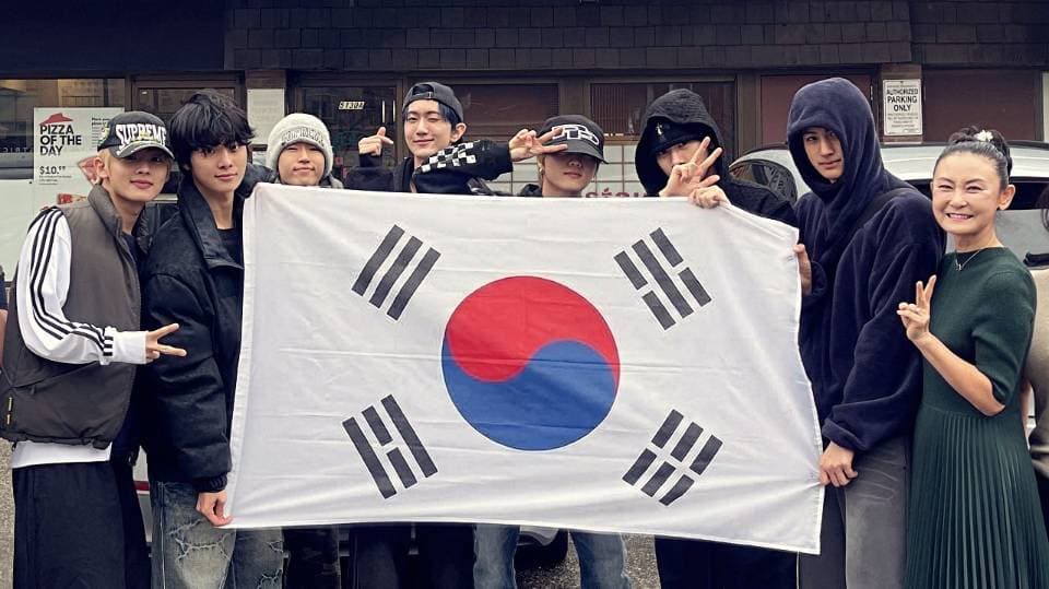 토론토 콘서트 마친 '유나이트’ ROM 한국관 살리기 동참