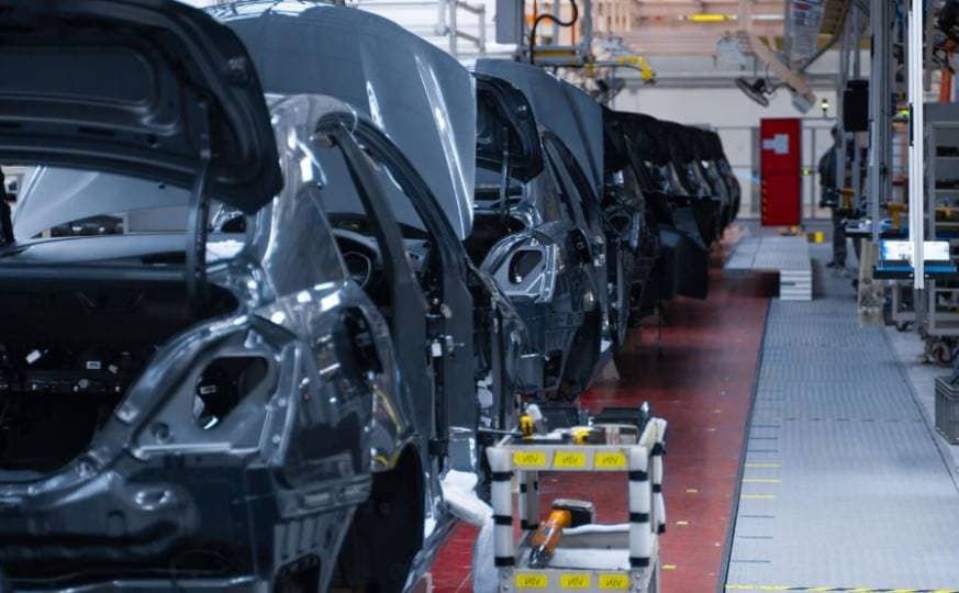 트럼프 관세 1년, 온주 '고용 쇼크'… 제조업 일자리 5만 개 증발