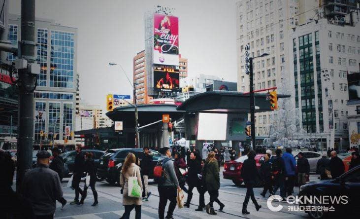 ์บ๋๋ค ์ธ๊ตฌ 80๋
๋ง์ ์ฒซ ๊ฐ์โฆ ์ ํ์ ์ ์
74% ํญ๋ฝ