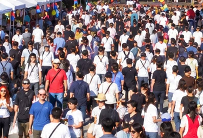 행사 사진에 가짜 인파가… 한인 단체 'AI 홍보물' 눈총