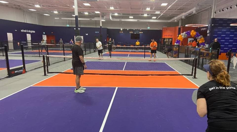 ํ ๋ก ํ ๋ ์ง๊ธ 'ํผํด๋ณผ' ์ดํ โฆ ์ผํ๋ชฐ๋ ๋ชจ์๋ผ ์งํ์ฒ ๊น์ง