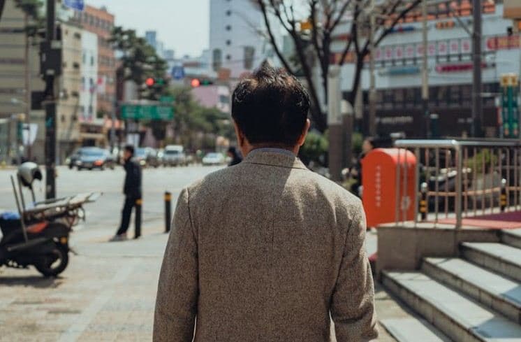 “부모 병원비, 자녀 뒷바라지” 노후 실종된 ‘마처 세대’의 눈물