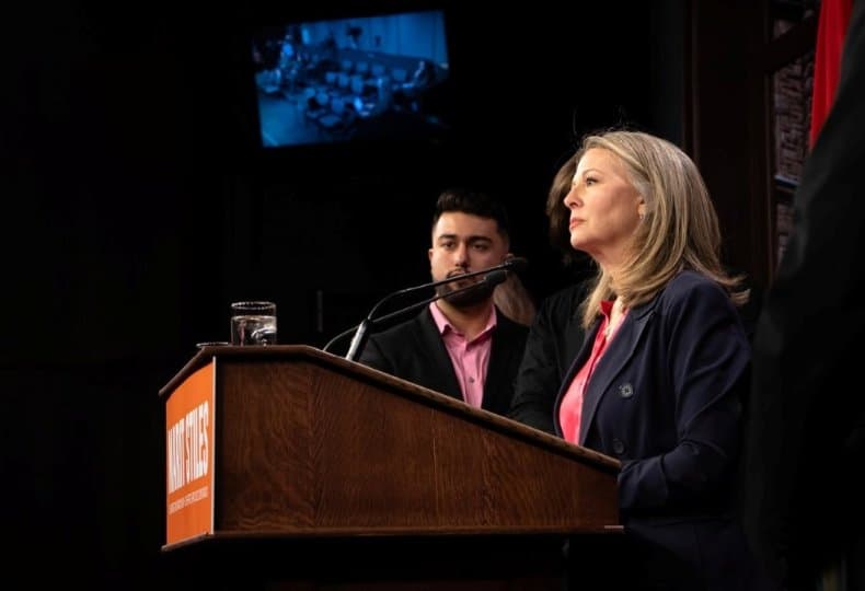 신민주당 매릿 스타일스 대표 “청년 실업 심각한데 보조금 삭감은 가혹”